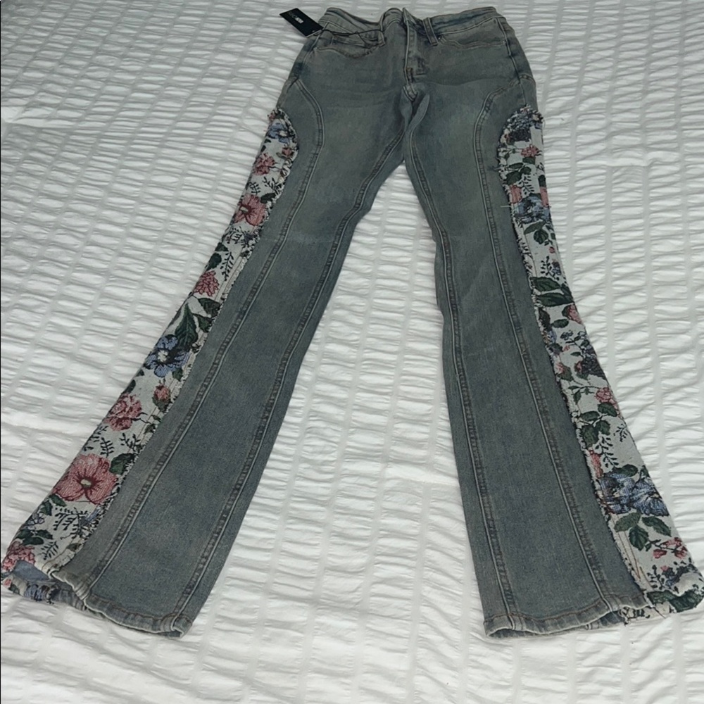 NWT - Fashion Nova Blue Flare Bootcut Jeans - Size 0